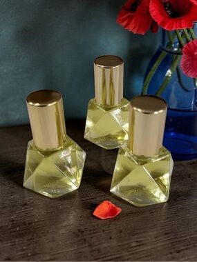 Luxury Gold-Cap Body Oil Bottle — Gold